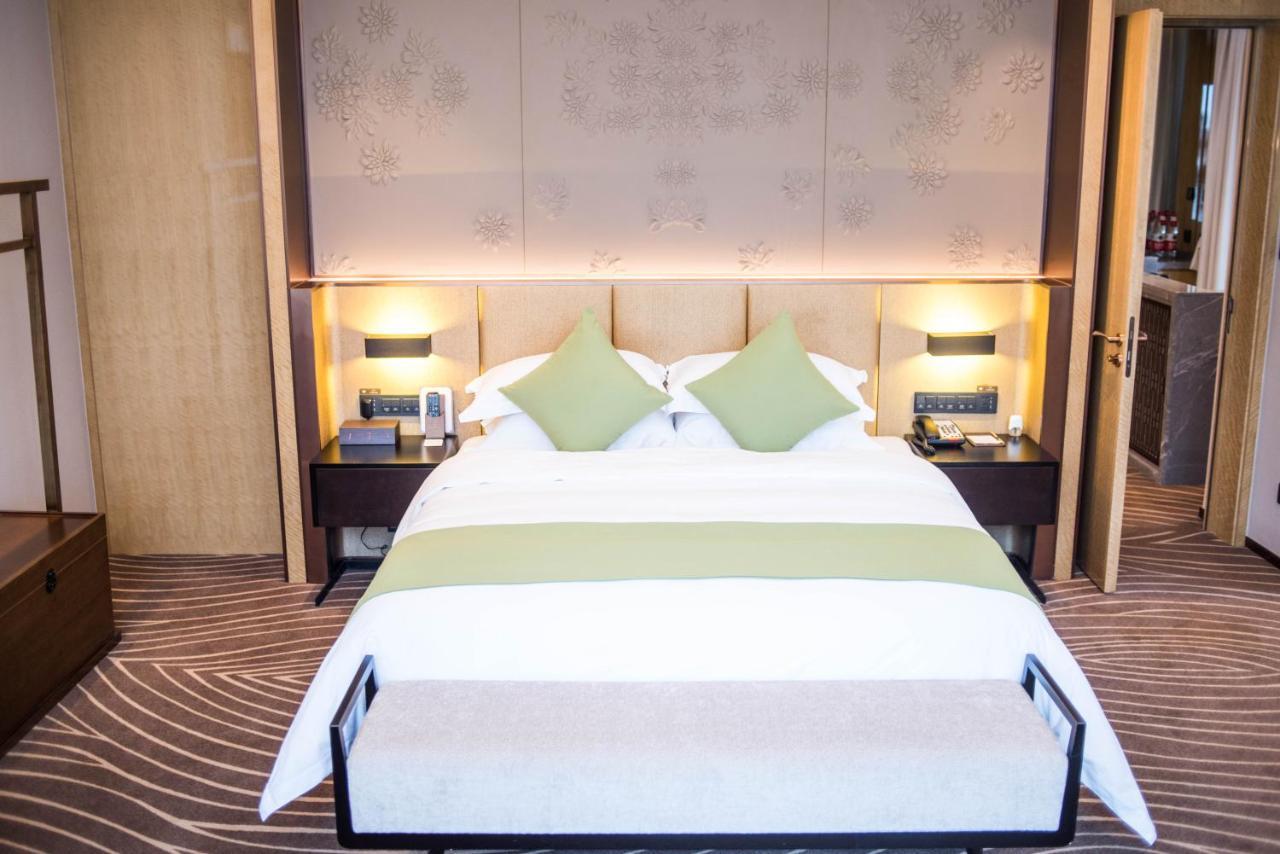 Leshan Ramada Hotel מראה חיצוני תמונה