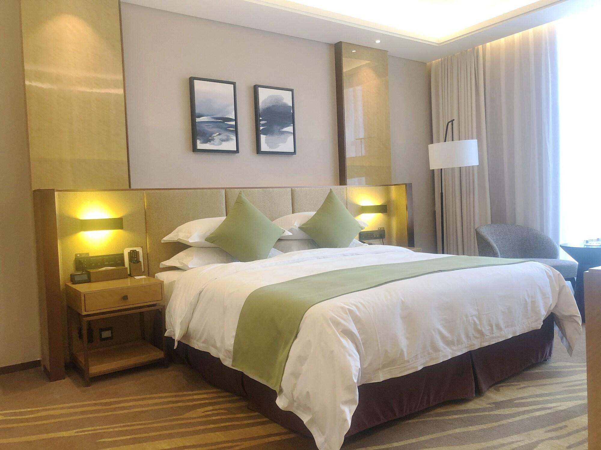 Leshan Ramada Hotel מראה חיצוני תמונה