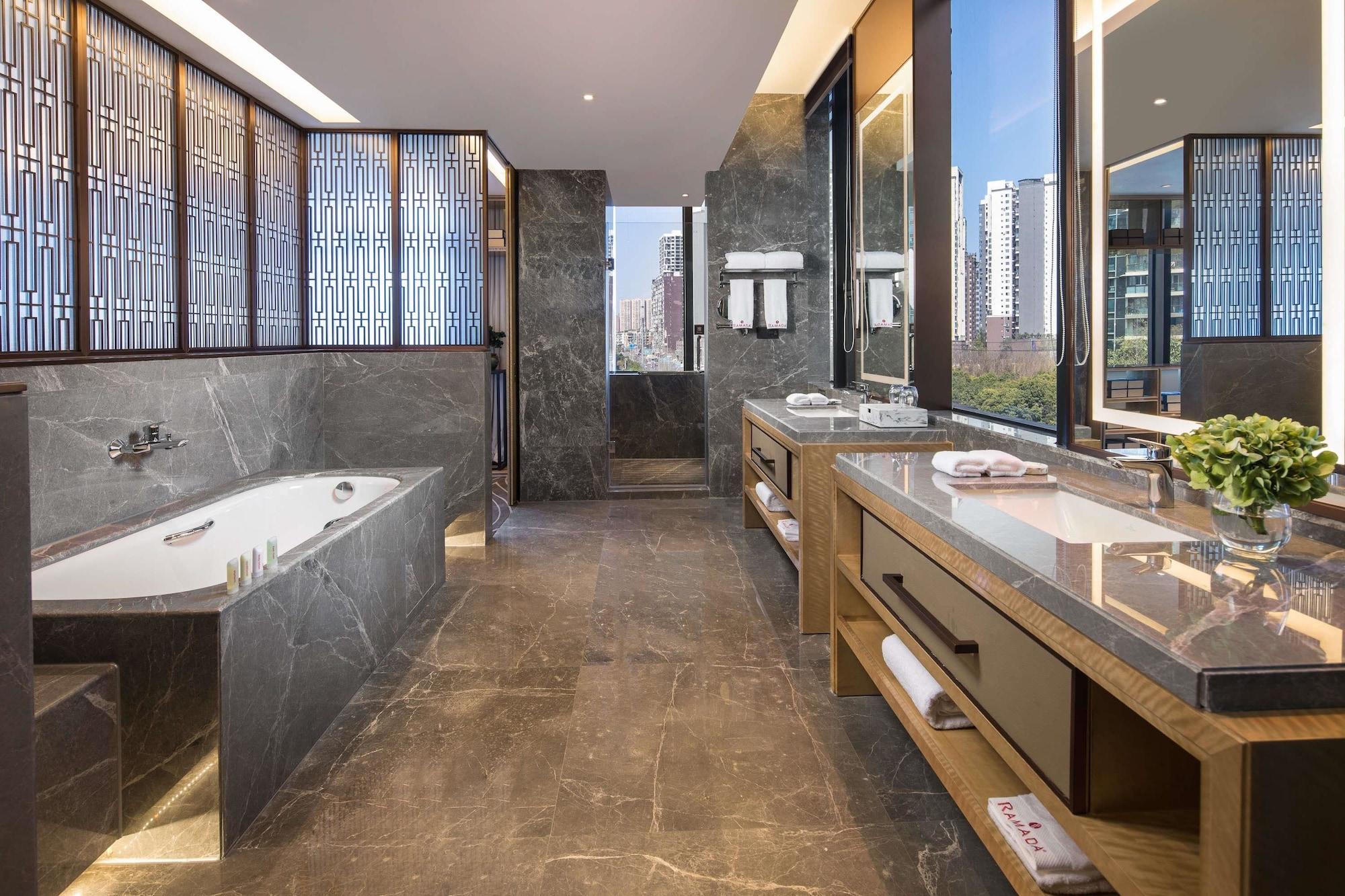 Leshan Ramada Hotel מראה חיצוני תמונה