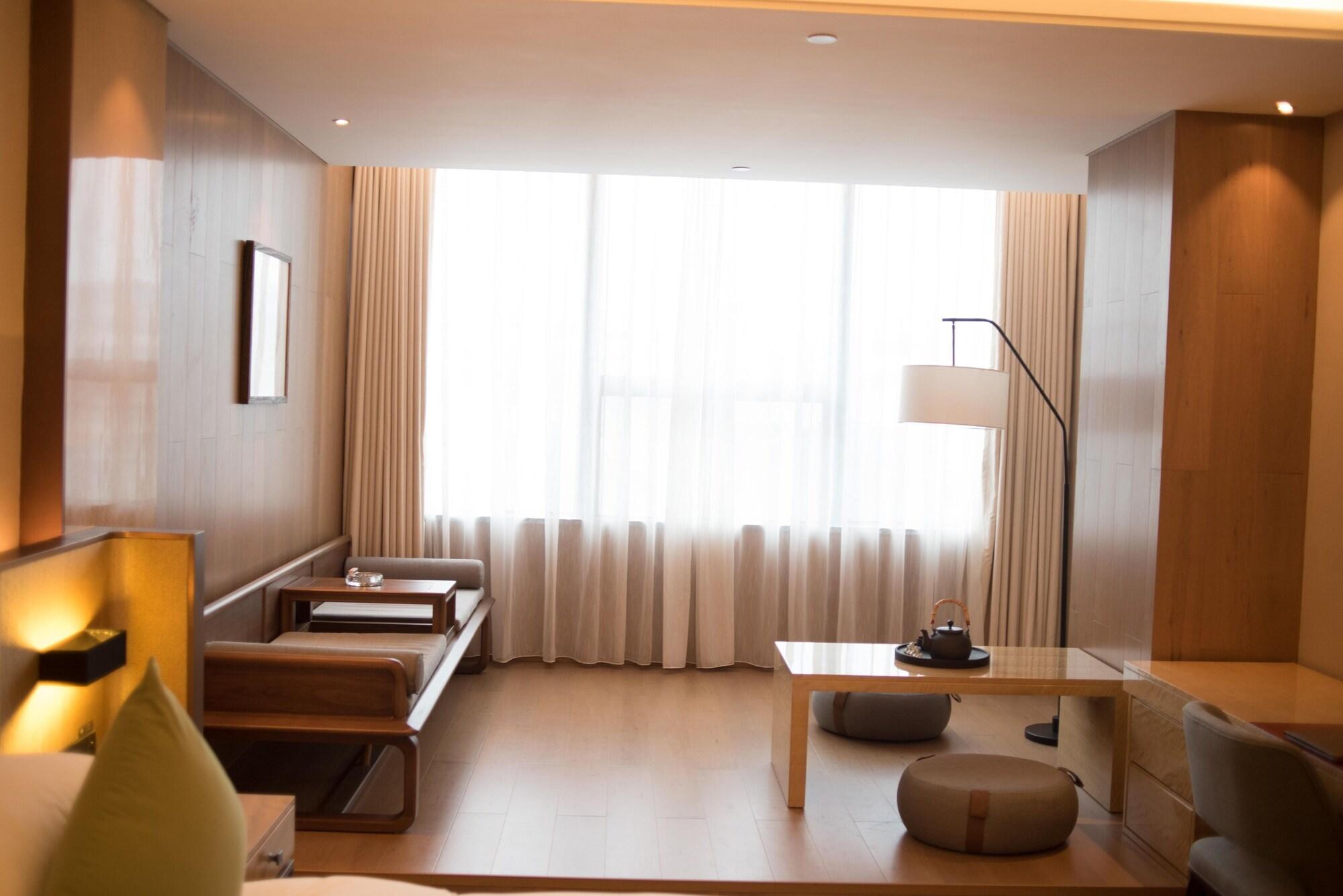 Leshan Ramada Hotel מראה חיצוני תמונה